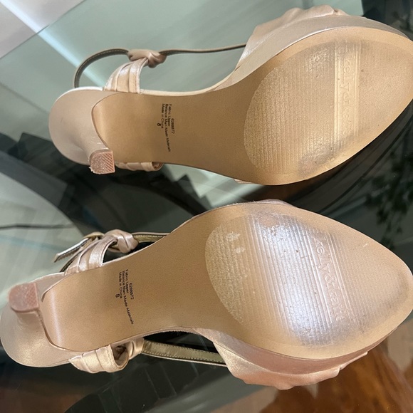 Champagne Kelly & Katie size 8 women’s satin sandal - Picture 4 of 7